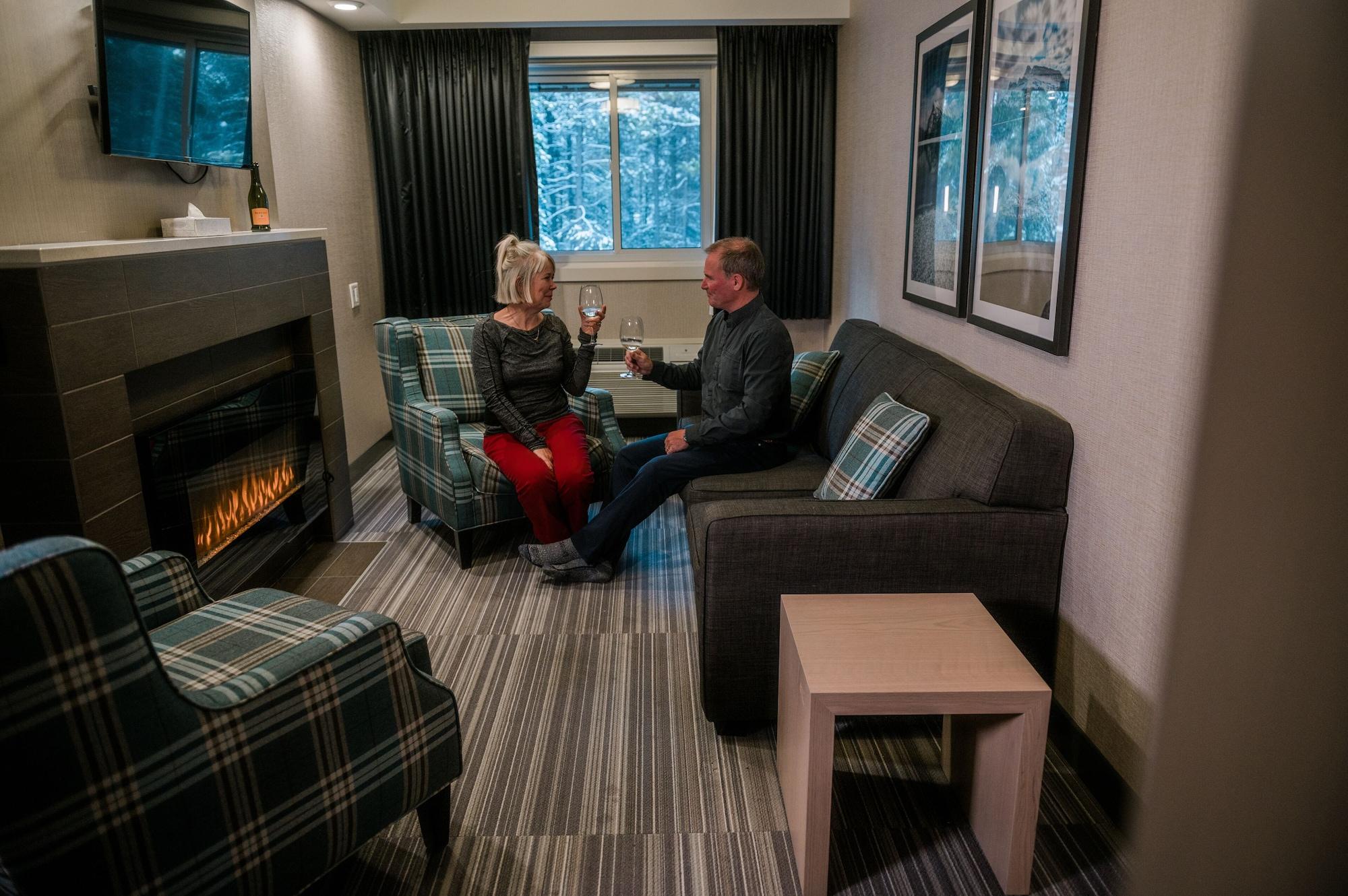 Mountaineer Lodge Lake Louise Esterno foto