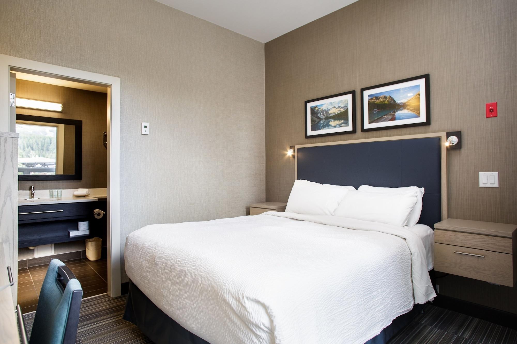 Mountaineer Lodge Lake Louise Esterno foto