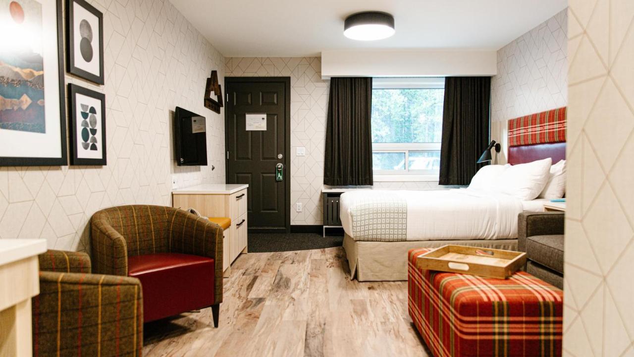 Mountaineer Lodge Lake Louise Esterno foto